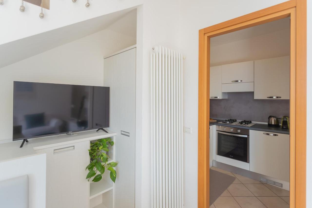 Blue Bliss Apartment By Rent All Como Colonno Экстерьер фото